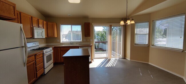 Building Photo - 1721 W Cimarron Ln