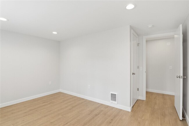 Building Photo - 1474 Marsh Rd