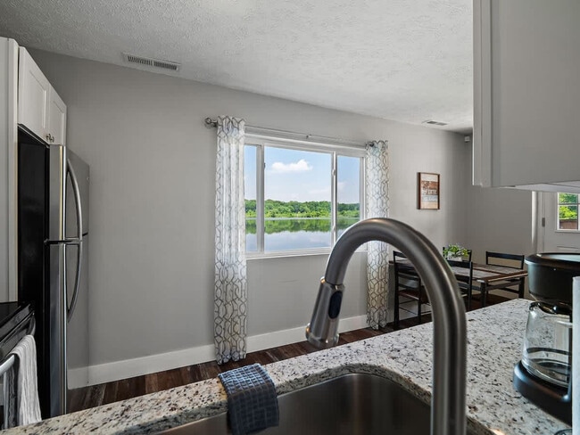 Building Photo - 829 Portage Lakes Drive