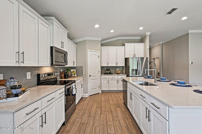 Building Photo - 3034 Oak Stream Dr