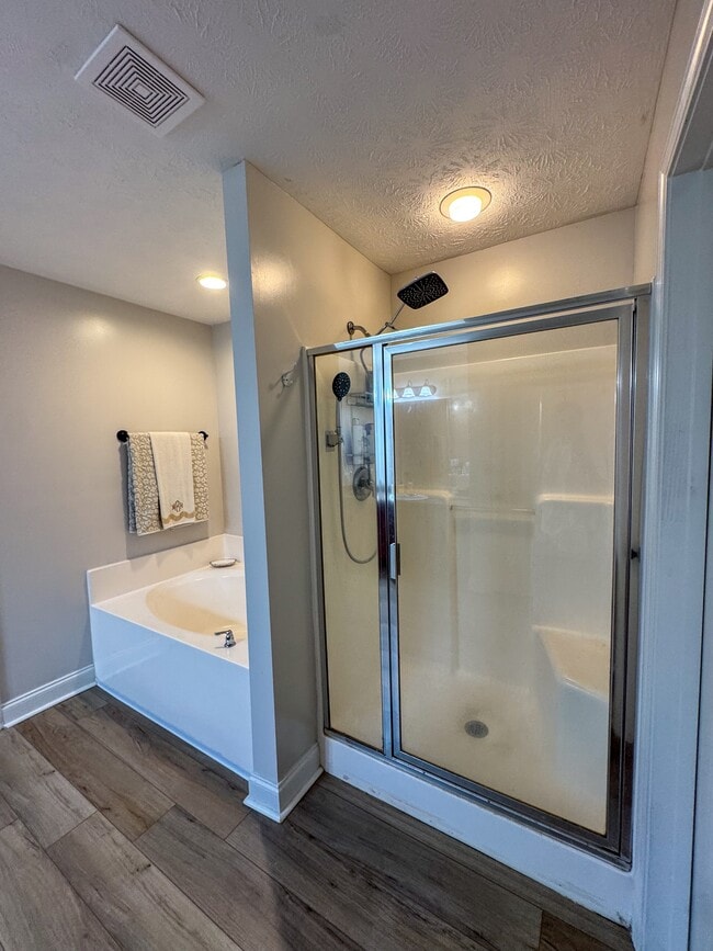 Building Photo - 127 Lee Rd 2181