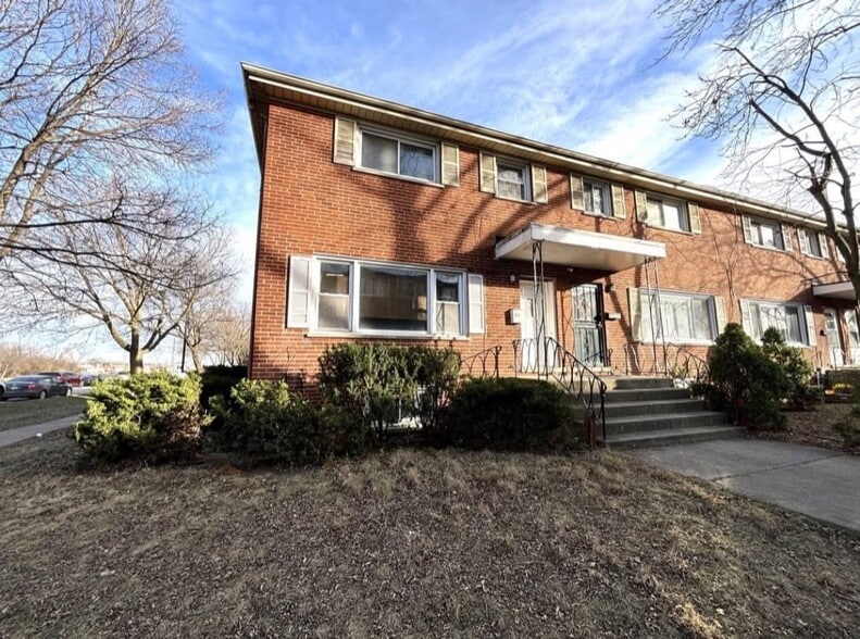 Primary Photo - 929 W North Ave
