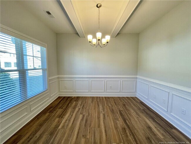 Building Photo - 5137 Thruway Rd