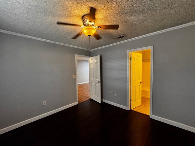 Building Photo - 358 John King Rd
