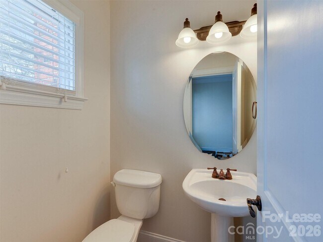 Building Photo - 100 N Laurel Ave