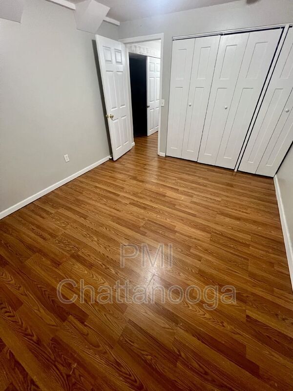 Primary Photo - 124 Donna Ln