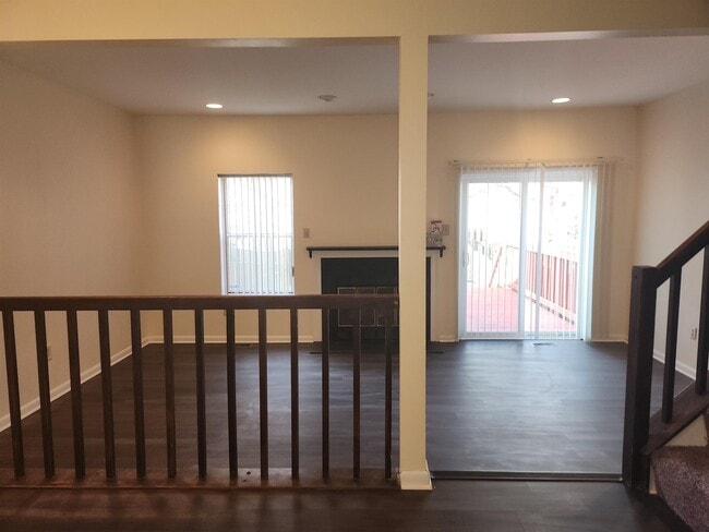 Building Photo - 8212 Londonderry Ct