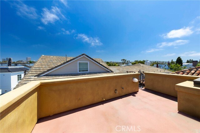 Building Photo - 515 Begonia Ave