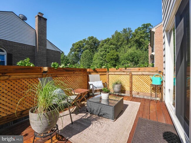Building Photo - 7740 Bristol Square Ct