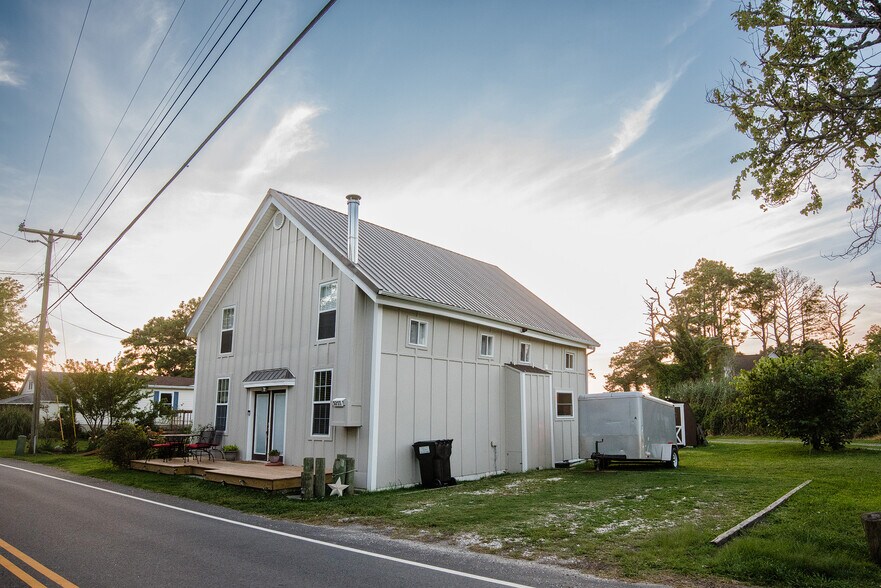 Building Photo - 5277 Main St