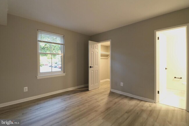 Building Photo - 2249 Castle Rock Square