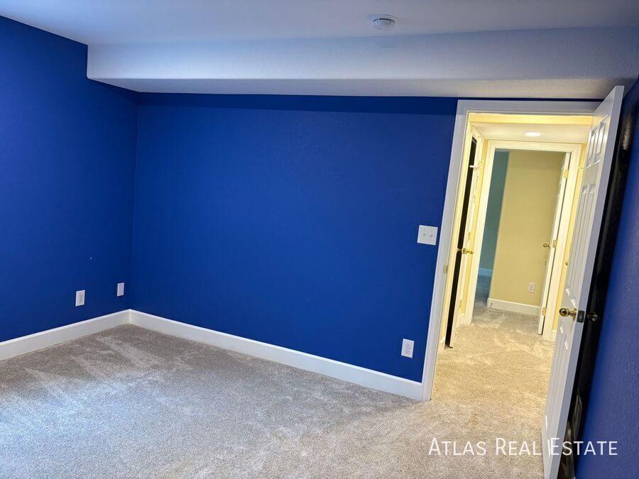 Building Photo - 1071 Thornbury Pl