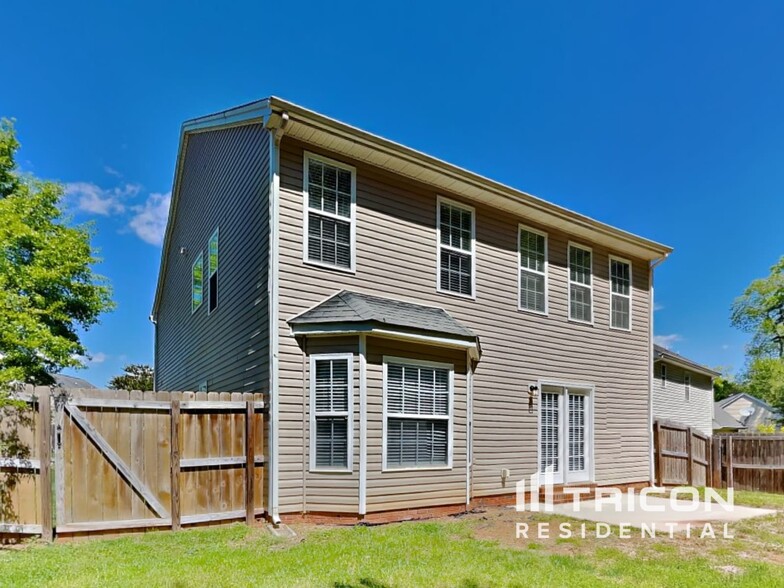 Building Photo - 986 Peachtree Meadows Cir