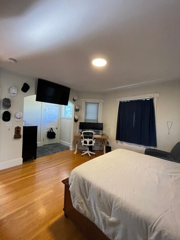 Building Photo - 28 Thornley St