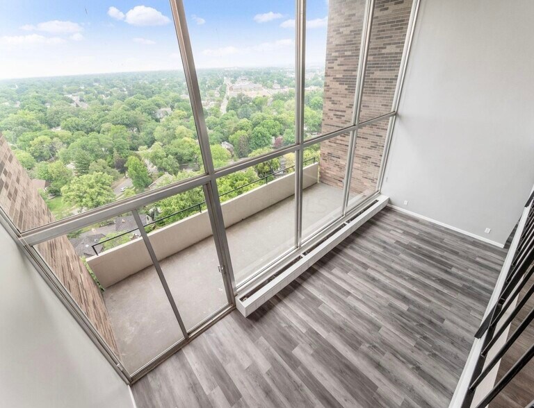 Building Photo - 1000 Urlin Ave