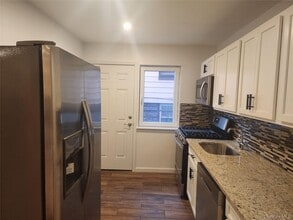 Building Photo - 79-56-79-77 77th Ave