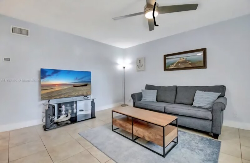 Building Photo - 2600 S Ocean Dr
