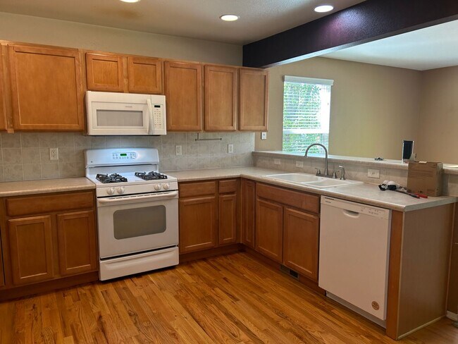 Building Photo - Comfortable 3-Bedroom Home with Community Amenities in Fort Collins – Available Now