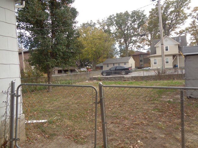 Building Photo - 5613 Baldwin Ave