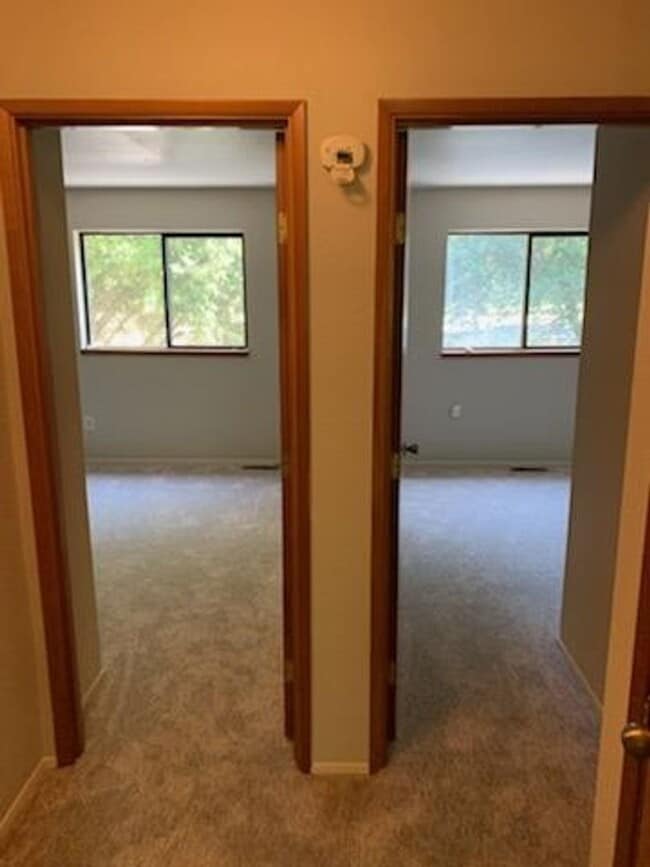 Building Photo - Pre-Leasing for August - 6Bed/3Bath House