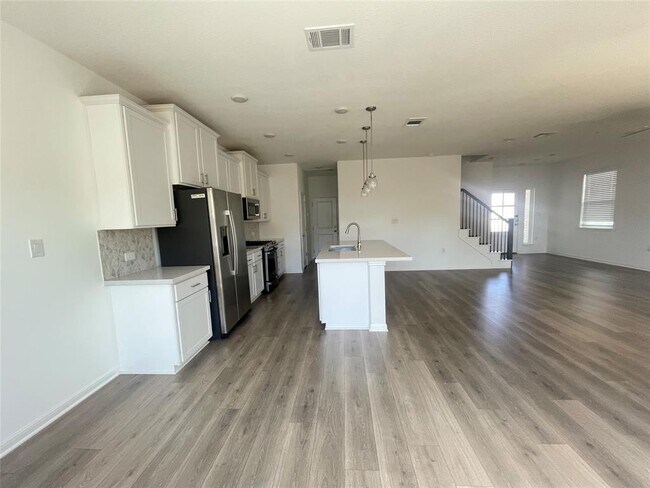 Building Photo - 1611 Iberville Dr