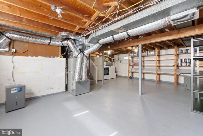 Building Photo - 1805 Ingemar Ct