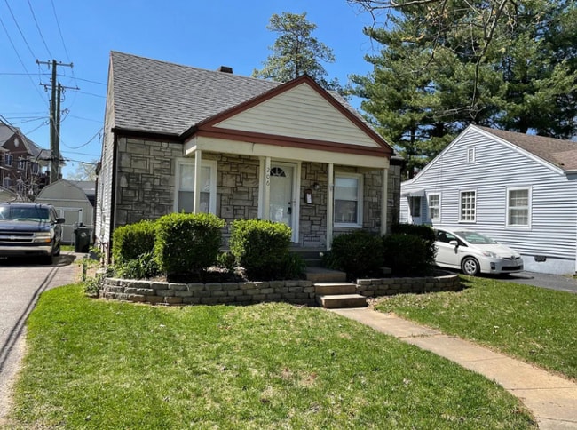 Building Photo - 206 Staebler Ave