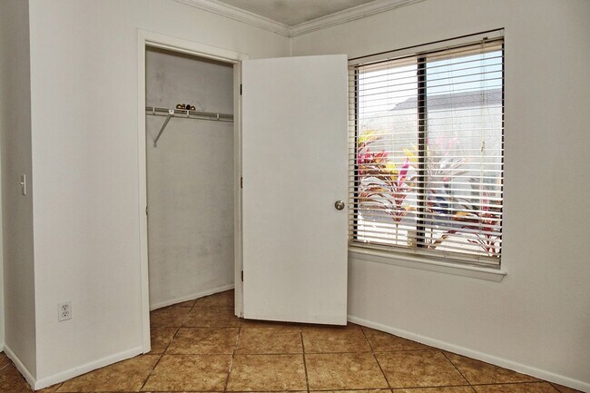 Building Photo - Single family home in Winter Park! Availab...