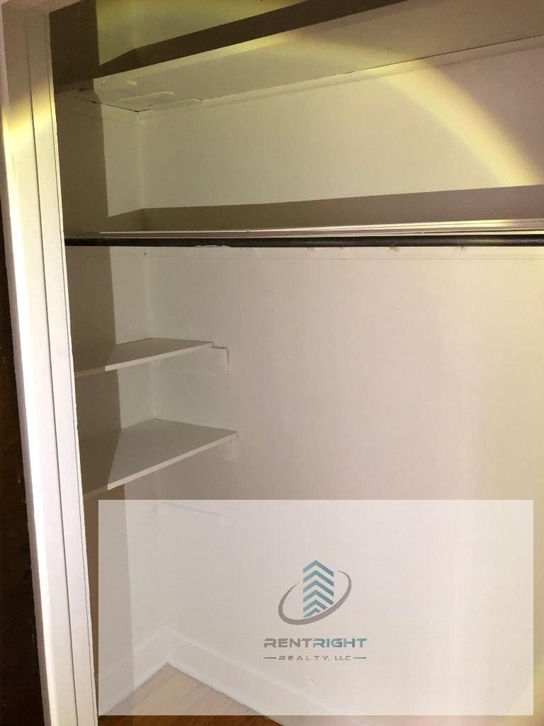 Building Photo - 3454 N Kedvale Ave