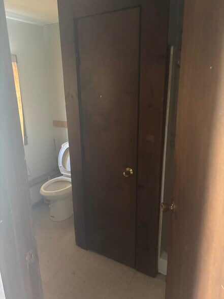 Building Photo - 114 Grove St