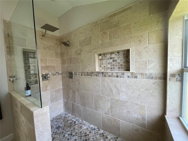 Building Photo - 1527 Scotch Pine Dr