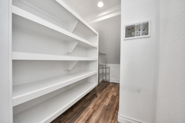 Building Photo - 9830 Magnolia Village Ln