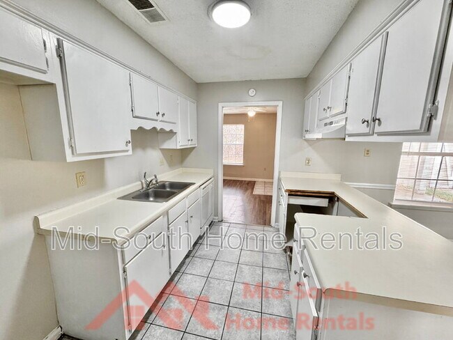 Building Photo - 7312 Country Side Rd