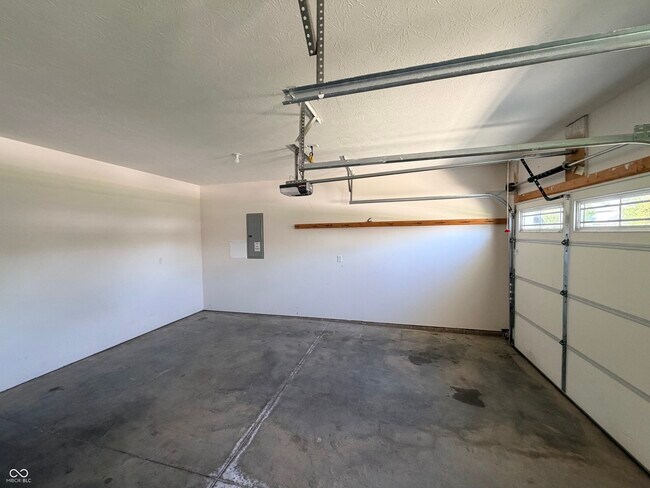 Building Photo - 357 Indigo St