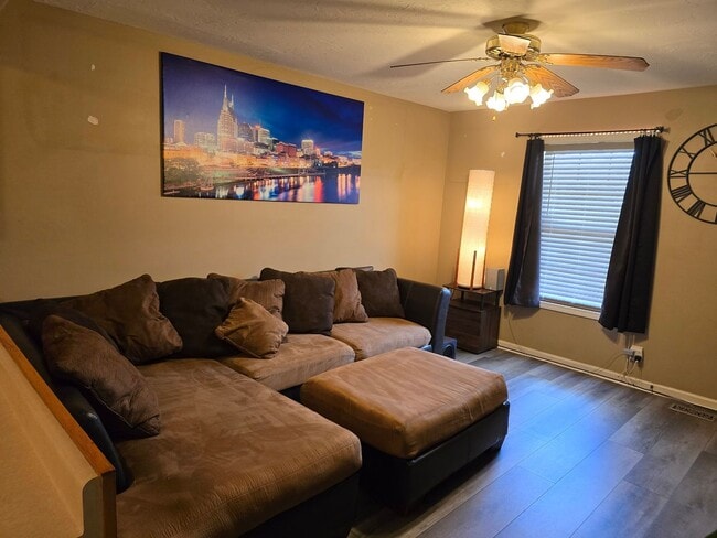 Building Photo - Pet Friendly Three Bedroom with Bonus!