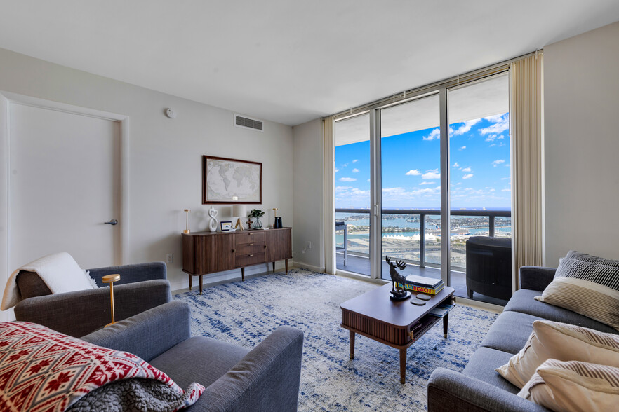 Building Photo - 50 Biscayne Blvd