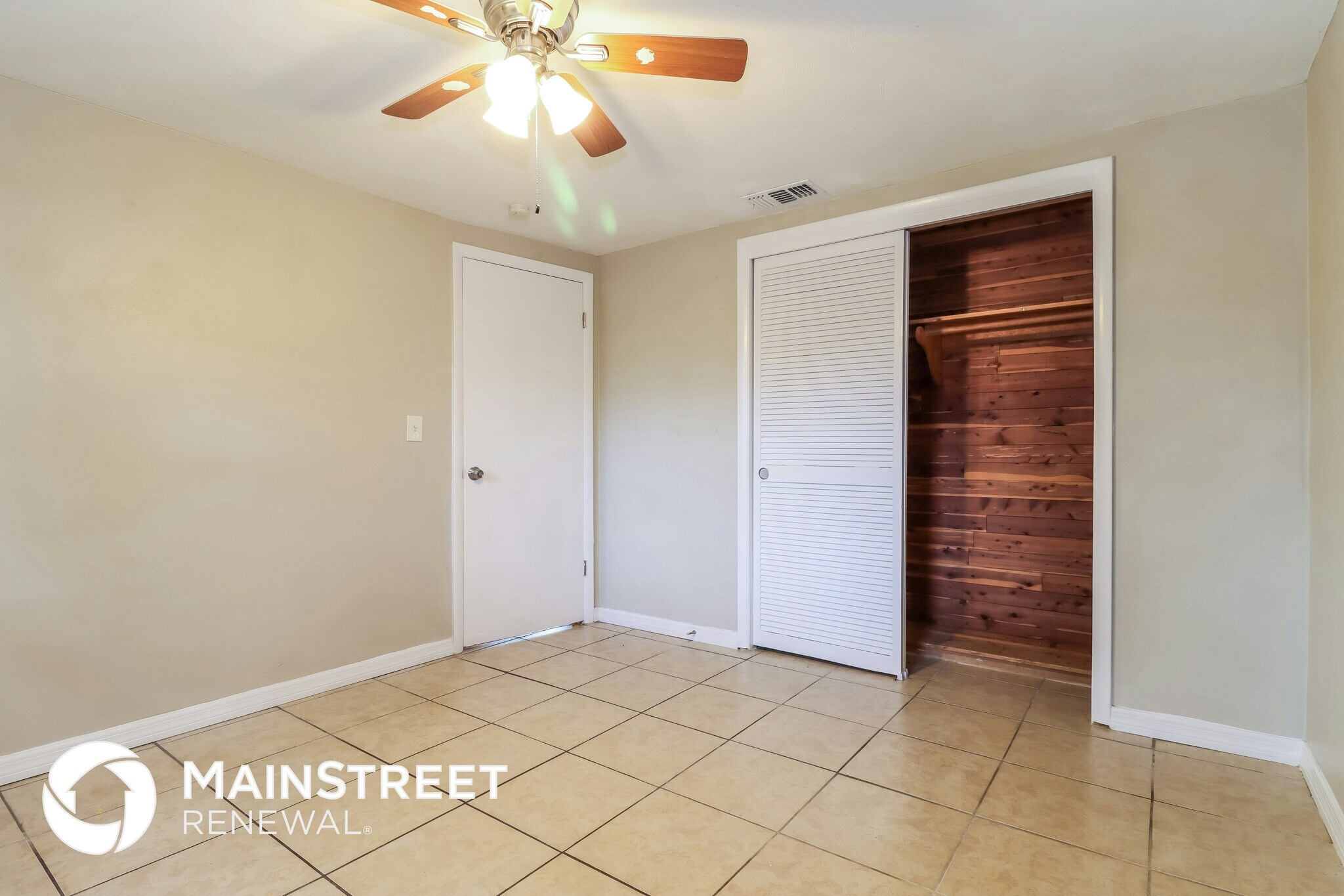 Building Photo - 4031 Claremont Dr