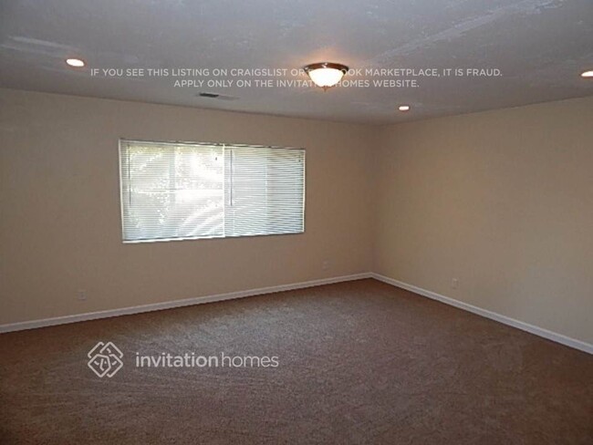 Building Photo - 3000 Phillips Ct
