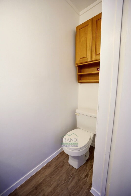 Building Photo - 254 Kent Ave