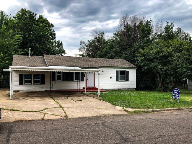 Primary Photo - 609 Proctor Pl