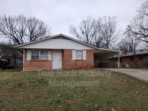 Building Photo - 805 Williams St