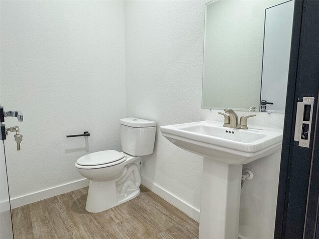 Building Photo - 440 Lucy Rd