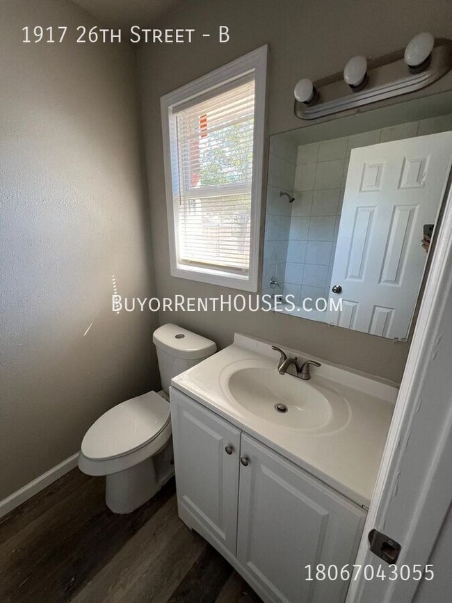 Building Photo - $499 Move-In Special (+ admin fee) + $0 De...