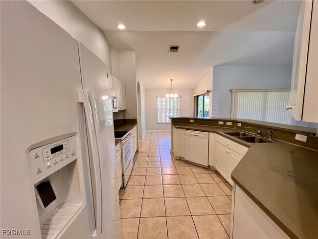 Building Photo - 1429 SW 29th St