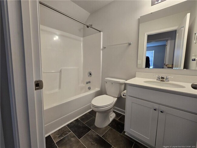 Building Photo - 206 Melbourne Dr