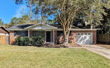 Building Photo - 3025 Armstrong St