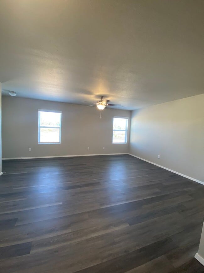 Building Photo - Now Preleasing in Lawlis Ranch – Modern 3 Bed, 2 Bath Duplex