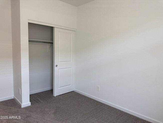 Building Photo - 3814 S 87th Dr