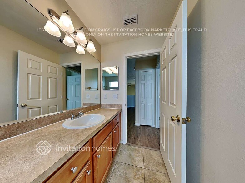 Building Photo - 9447 Wellstone Dr
