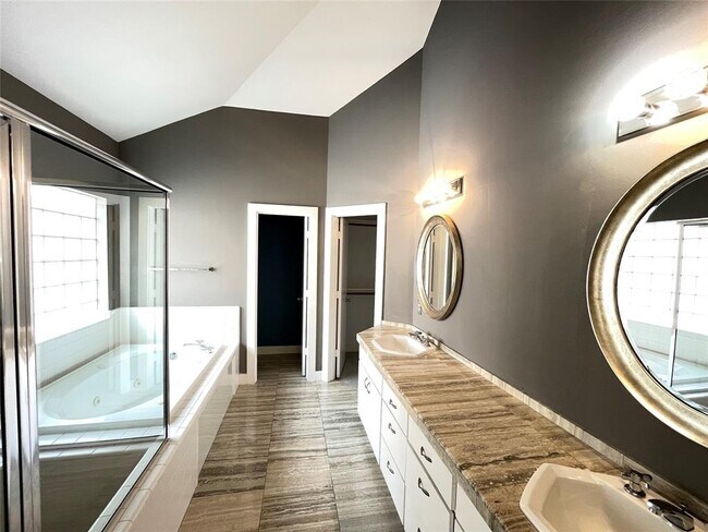 Building Photo - 9822 Samantha Suzanne Ct